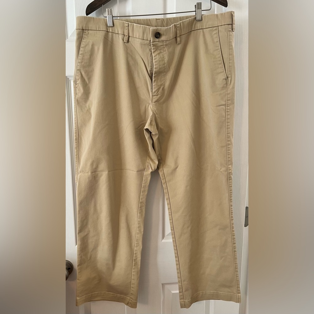 Men’s Haggar Straight Fit Dress Chinos Size 42x29